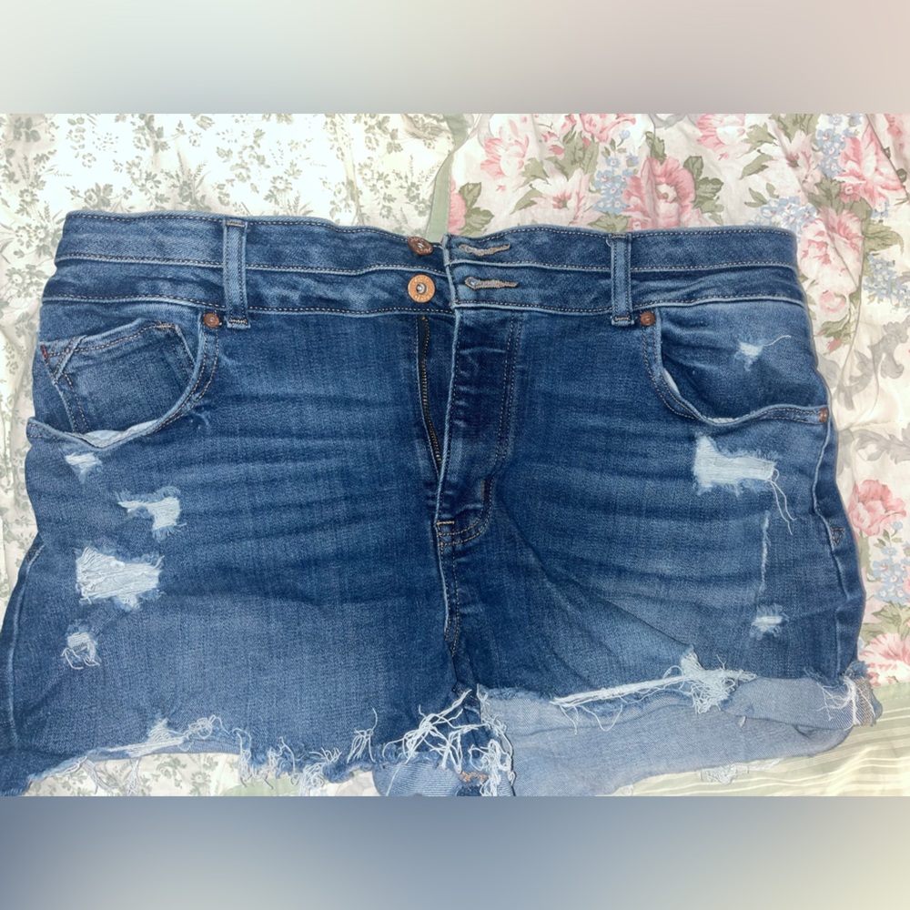 Edge Distressed Blue Denim Shorts